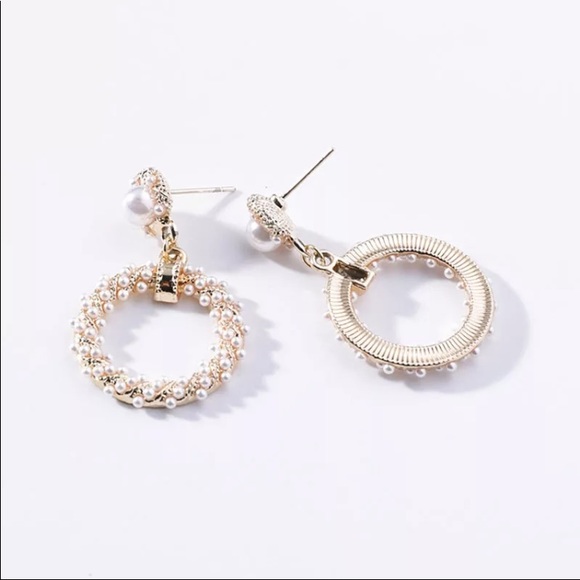 Twist Ring Pearl Earrings - Picture 3 of 5